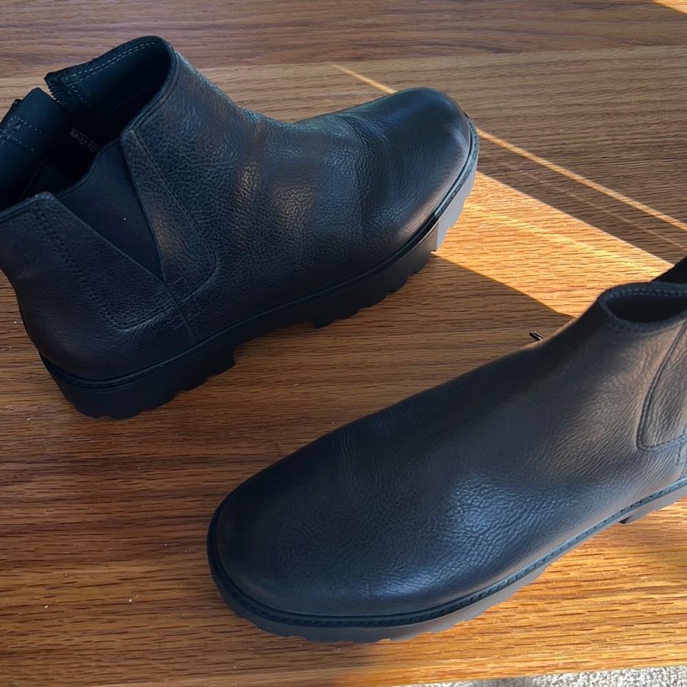 Black short boots